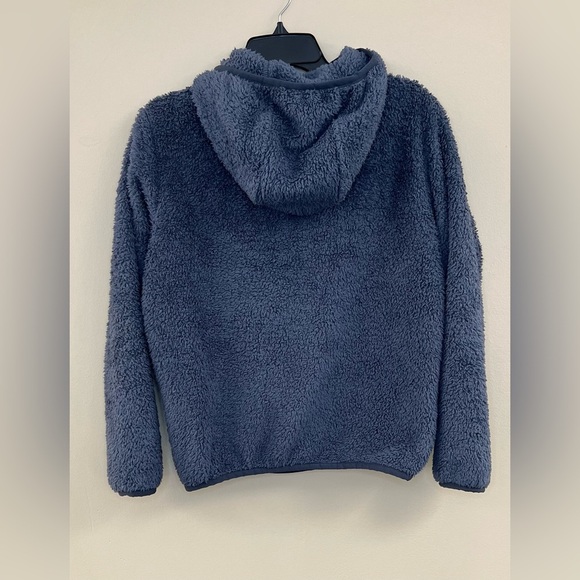 PATAGONIA WOMEN'S HOODED FLEECE 1/2 ZIP PULLOVER - Picture 4 of 8